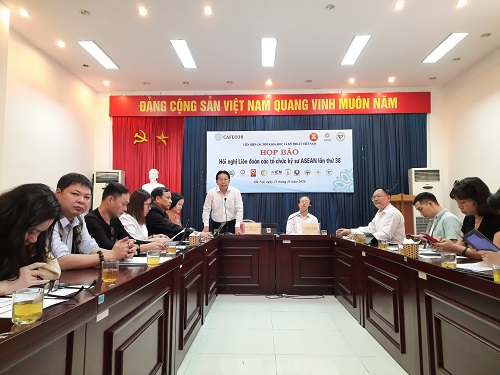 CAFEO 38  được tổ chức với nhiều nội dung đa dạng